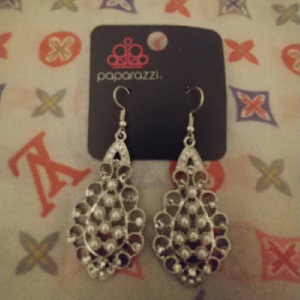 Glamorous Chandelier Earrings Silver CZ and Pearl